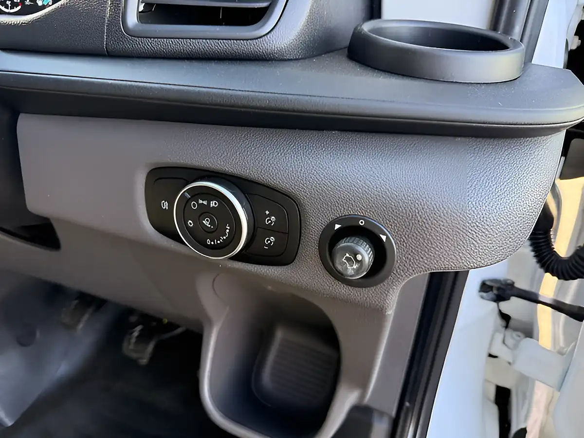 Used 2021 Ford Transit Leader Luton White - Interior and Exterior details 20