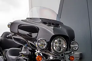 Used 2021 Harley-Davidson Electra Glide Ultra Limited Vivid Black - Interior and Exterior details 10