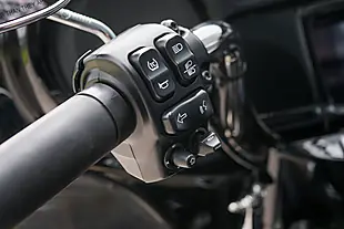 Used 2021 Harley-Davidson Electra Glide Ultra Limited Vivid Black - Interior and Exterior details 19