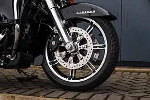 Used 2021 Harley-Davidson Electra Glide Ultra Limited Vivid Black - Interior and Exterior details 8