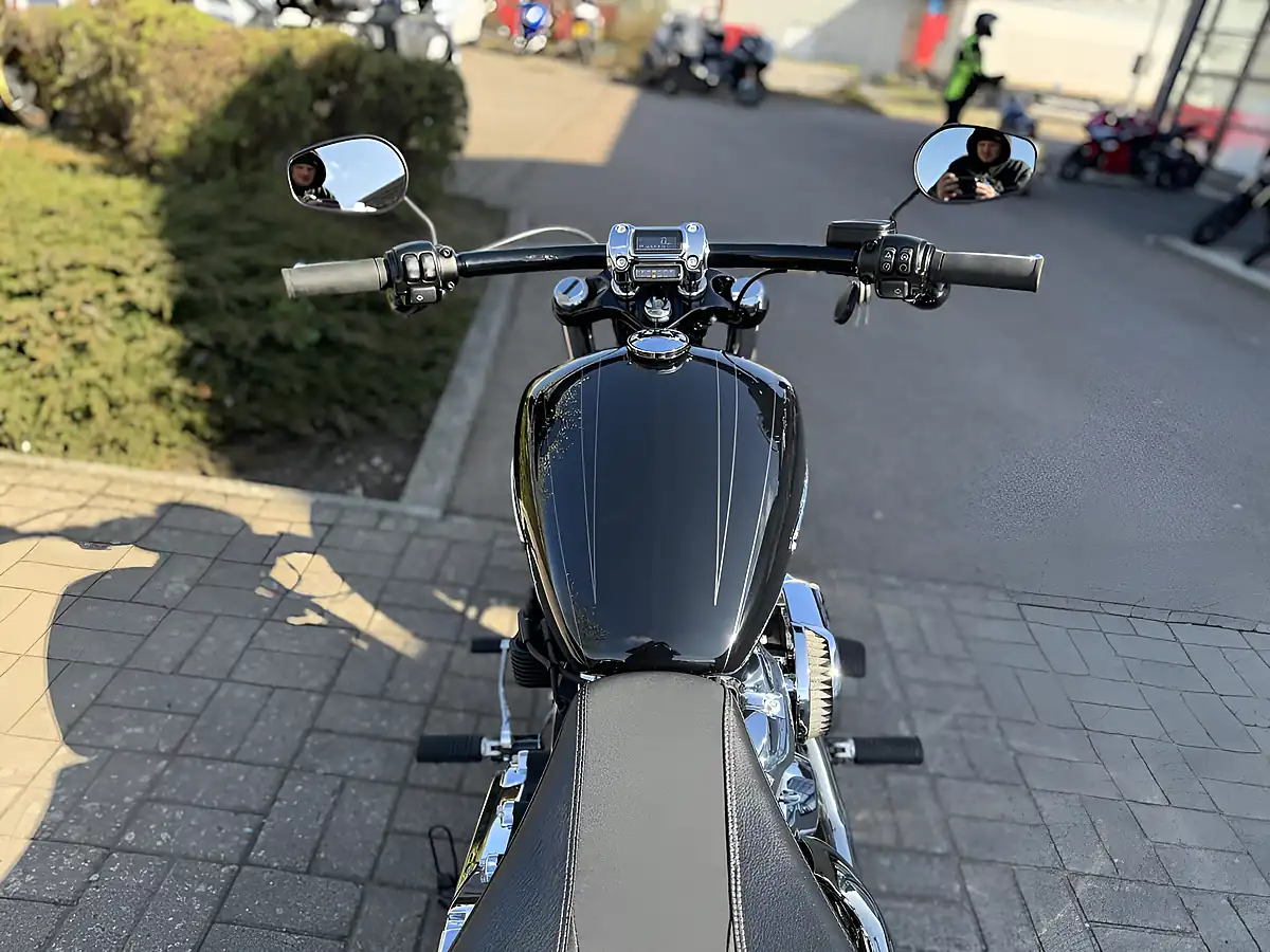 Used 2021 Harley-Davidson Fxbrs Breakout Black - Interior and Exterior details 9