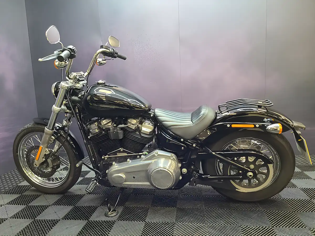 Used 2021 Harley-Davidson Fxst Softail Standard Black - Interior and Exterior details 4