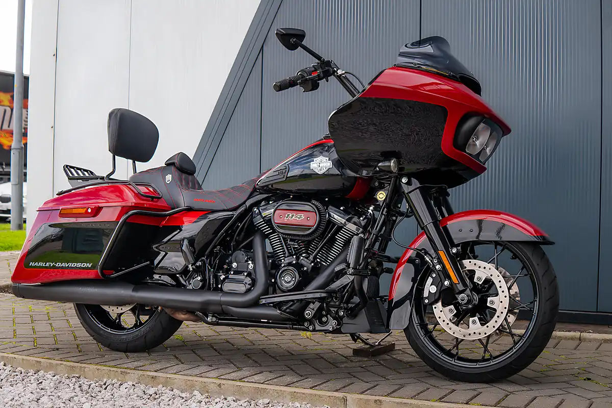 Used 2021 Harley-Davidson Road Glide Special Billiard Red/Vivid Black - Front View