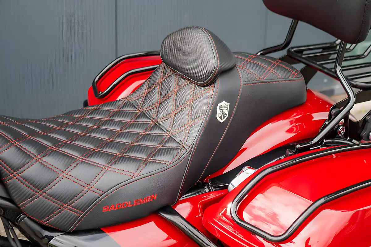 Used 2021 Harley-Davidson Road Glide Special Billiard Red/Vivid Black - Interior and Exterior details 17