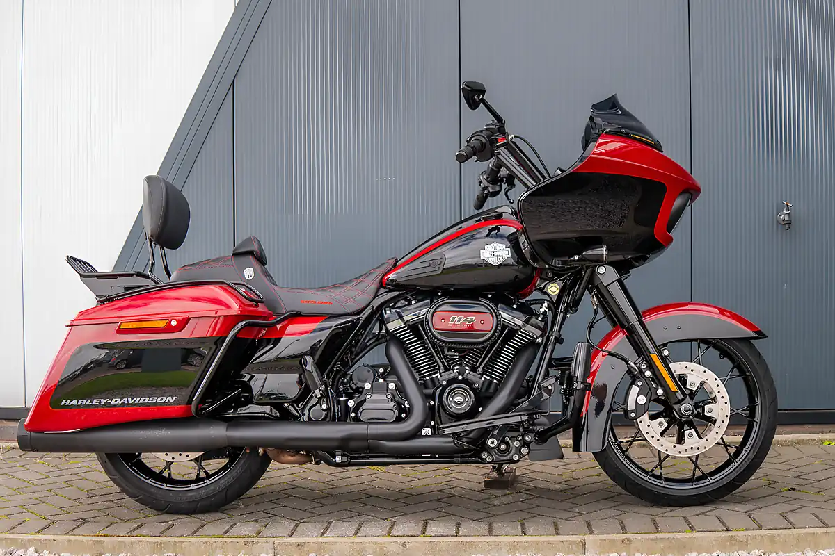 Used 2021 Harley-Davidson Road Glide Special Billiard Red/Vivid Black - Interior and Exterior details 4