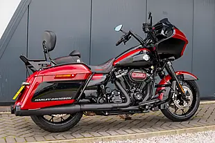 Used 2021 Harley-Davidson Road Glide Special Billiard Red/Vivid Black - Interior and Exterior details 6