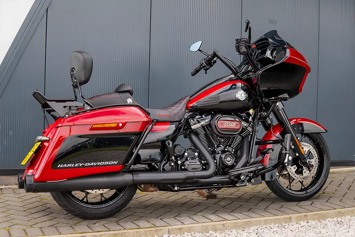 Used 2021 Harley-Davidson Road Glide Special Billiard Red/Vivid Black - Interior and Exterior details 6
