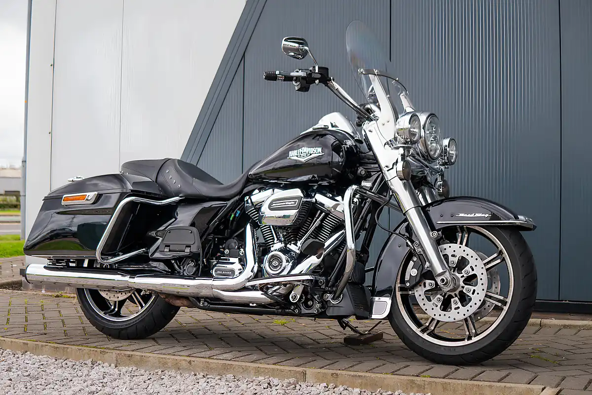 Used 2021 Harley-Davidson Road King Standard Vivid Black - Front View