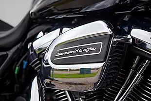 Used 2021 Harley-Davidson Road King Standard Vivid Black - Interior and Exterior details 11
