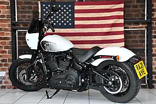 Used 2021 Harley-Davidson Softail Fxbbs Street Bob White - Interior and Exterior details 12