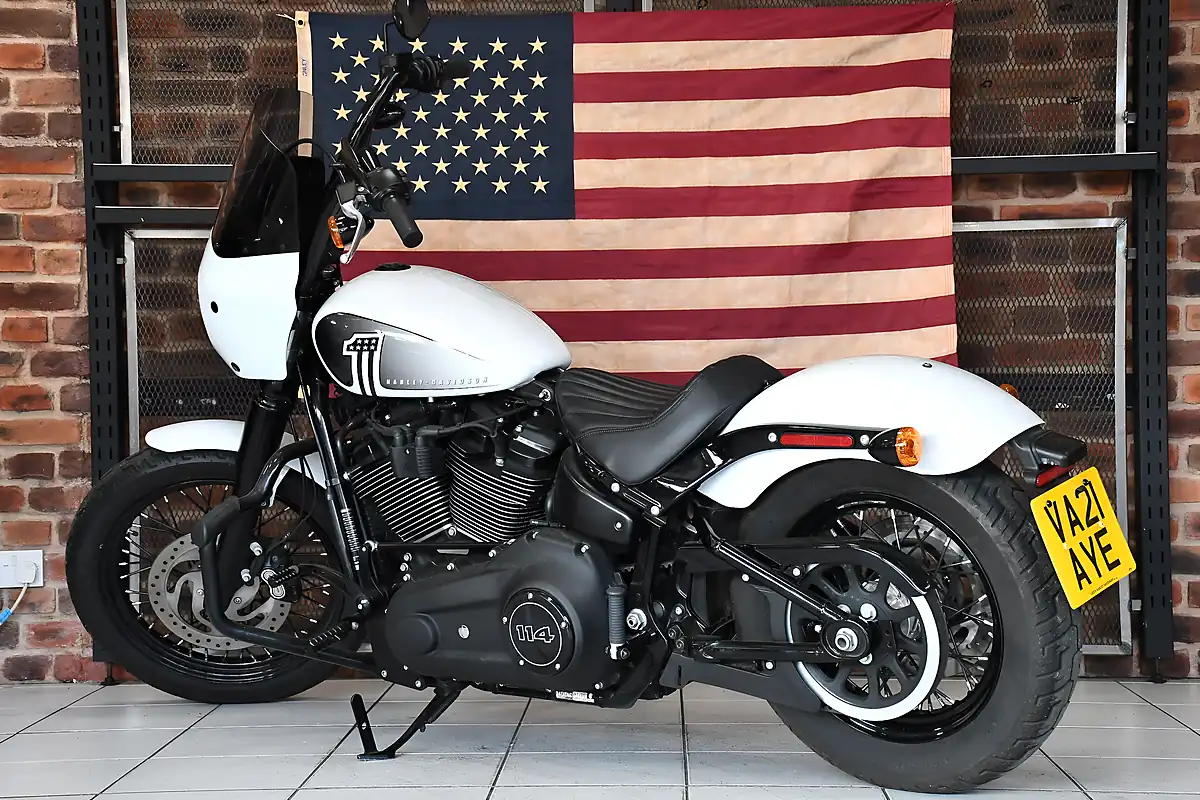 Used 2021 Harley-Davidson Softail Fxbbs Street Bob White - Interior and Exterior details 12
