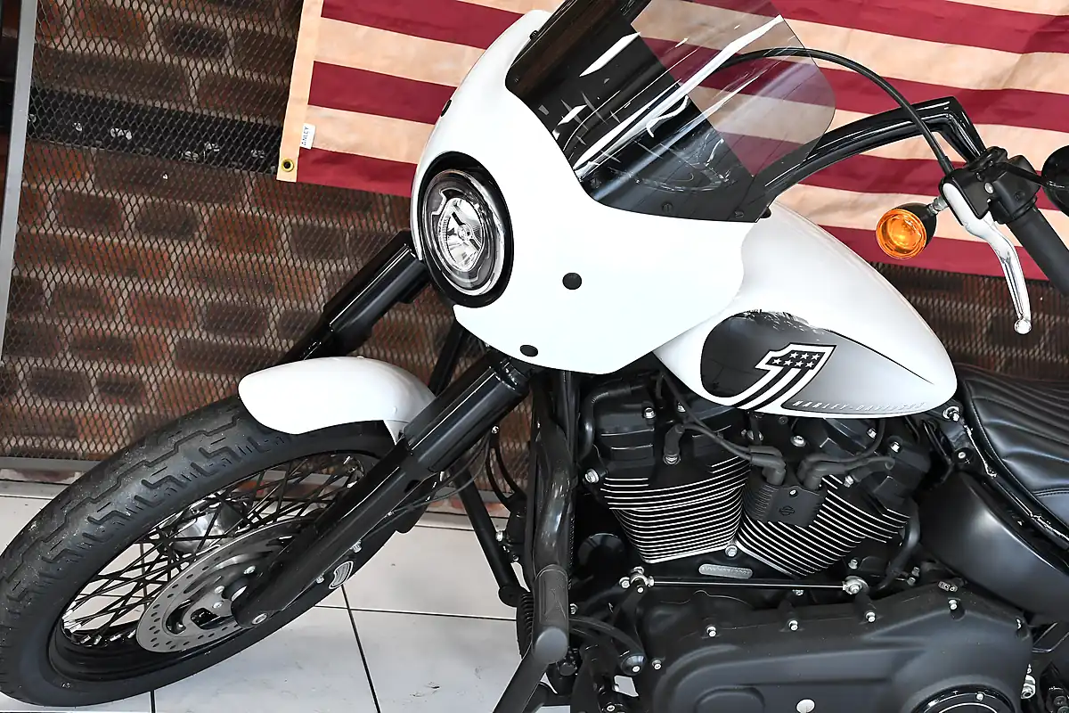 Used 2021 Harley-Davidson Softail Fxbbs Street Bob White - Interior and Exterior details 14