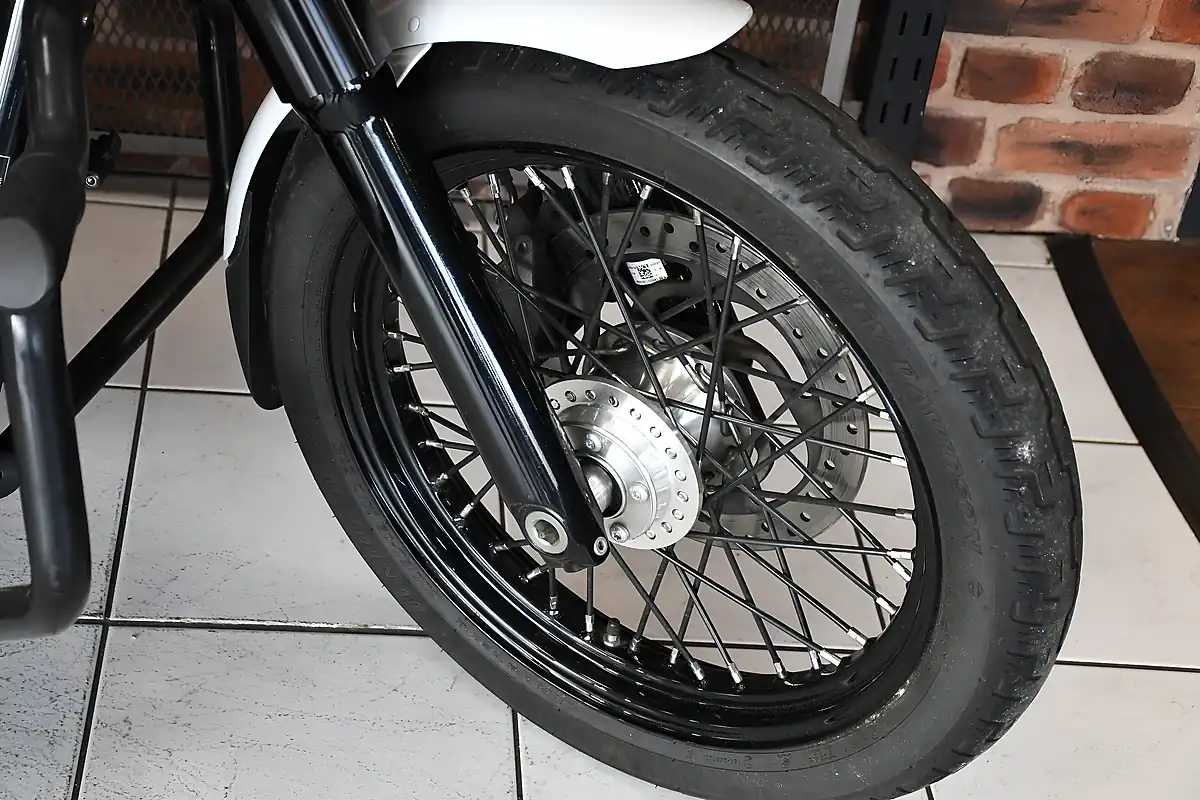 Used 2021 Harley-Davidson Softail Fxbbs Street Bob White - Interior and Exterior details 19