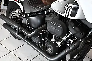 Used 2021 Harley-Davidson Softail Fxbbs Street Bob White - Interior and Exterior details 4