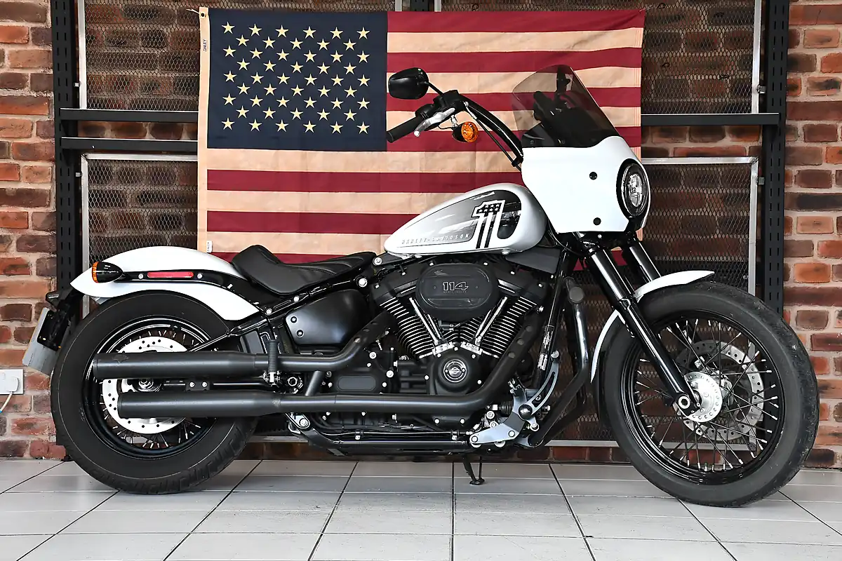 Used 2021 Harley-Davidson Softail Fxbbs Street Bob White - Interior and Exterior details 6