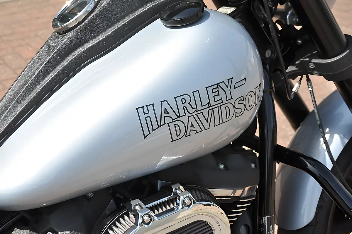 Used 2021 Harley-Davidson Softail Low Rider S Fxlrs Silver - Interior and Exterior details 6