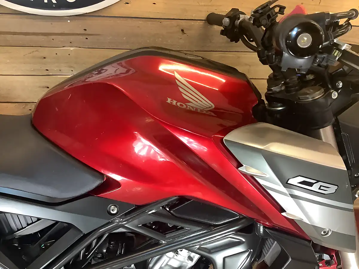 Used 2021 Honda Cb R Red - Interior and Exterior details 10