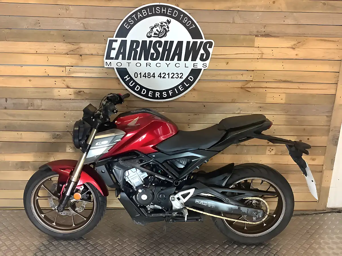 Used 2021 Honda Cb R Red - Interior and Exterior details 2