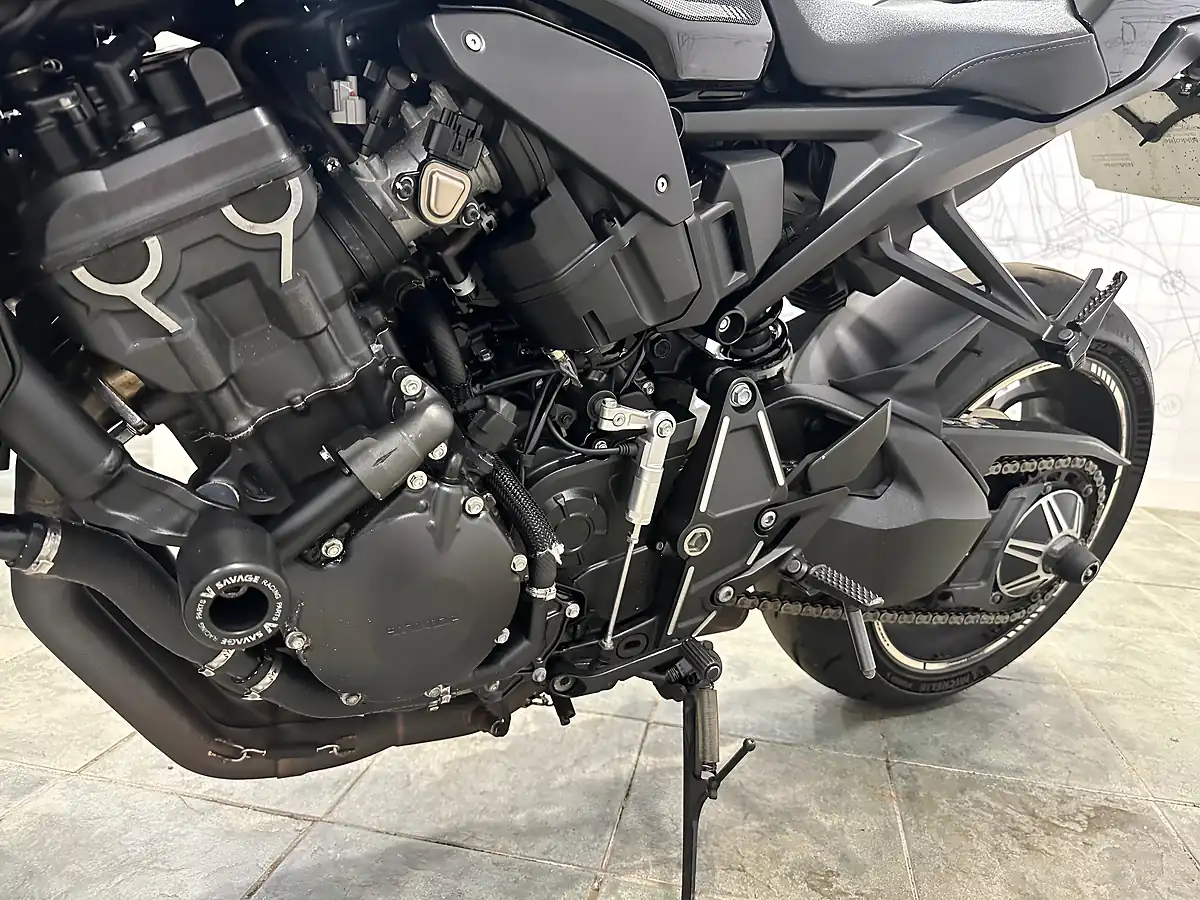 Used 2021 Honda CB1000R Black - Interior and Exterior details 10