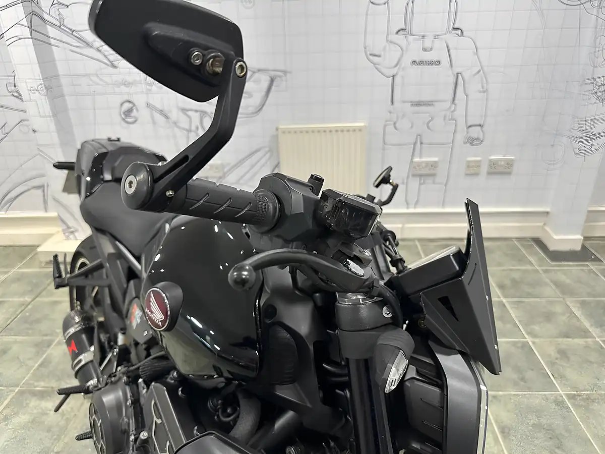 Used 2021 Honda CB1000R Black - Interior and Exterior details 6