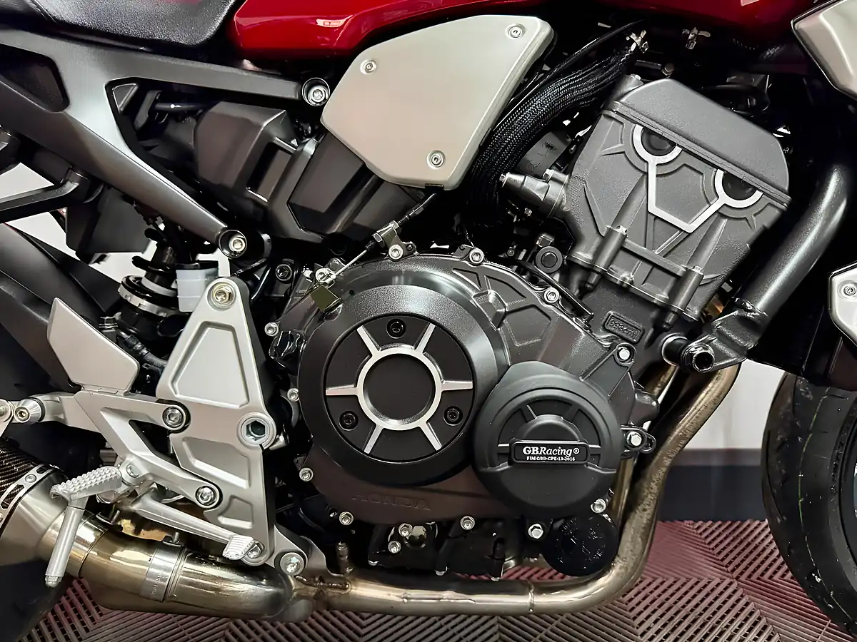 Used 2021 Honda CB1000R Naked Red - Interior and Exterior details 11