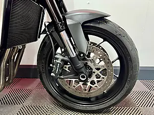 Used 2021 Honda CB1000R Naked Red - Interior and Exterior details 12