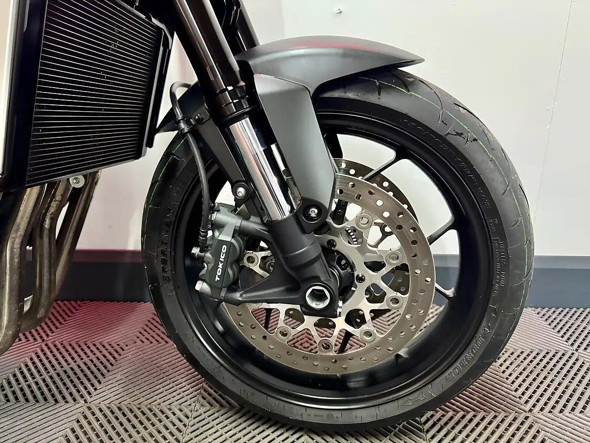 Used 2021 Honda CB1000R Naked Red - Interior and Exterior details 12