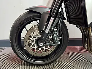 Used 2021 Honda CB1000R Naked Red - Interior and Exterior details 14
