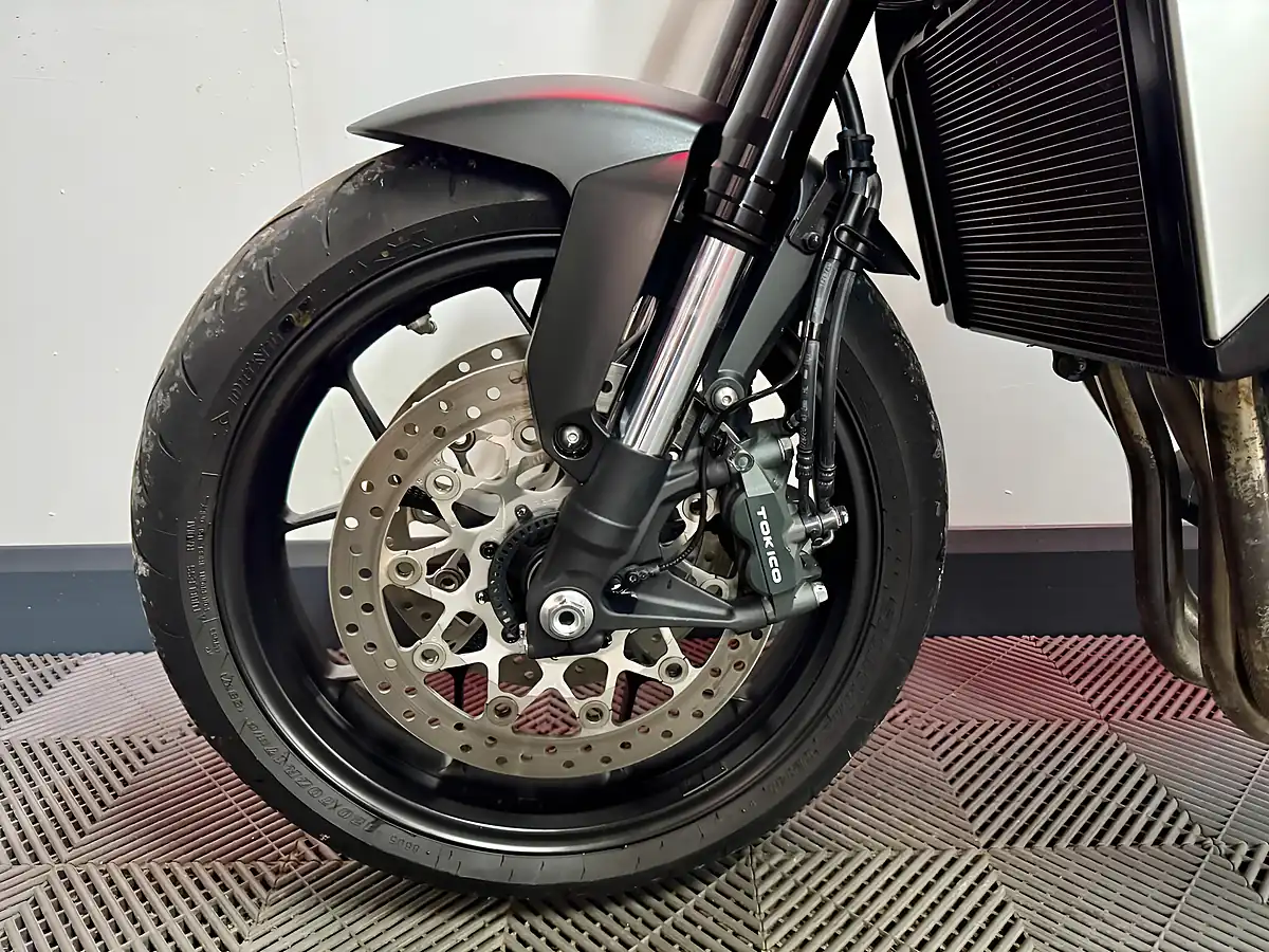 Used 2021 Honda CB1000R Naked Red - Interior and Exterior details 14