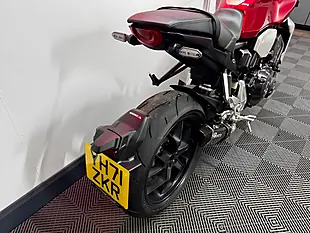 Used 2021 Honda CB1000R Naked Red - Interior and Exterior details 18