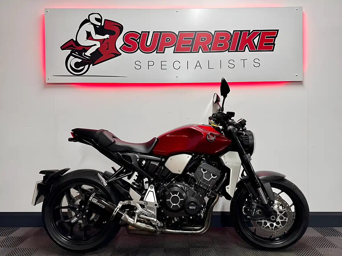 Used 2021 Honda CB1000R Naked Red - Interior and Exterior details 2