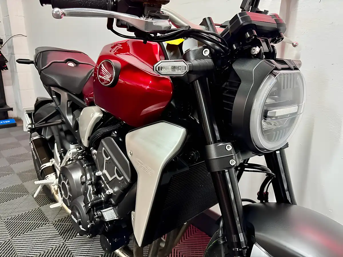 Used 2021 Honda CB1000R Naked Red - Interior and Exterior details 20