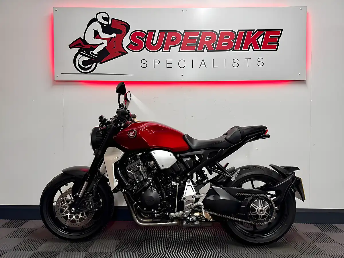 Used 2021 Honda CB1000R Naked Red - Interior and Exterior details 6
