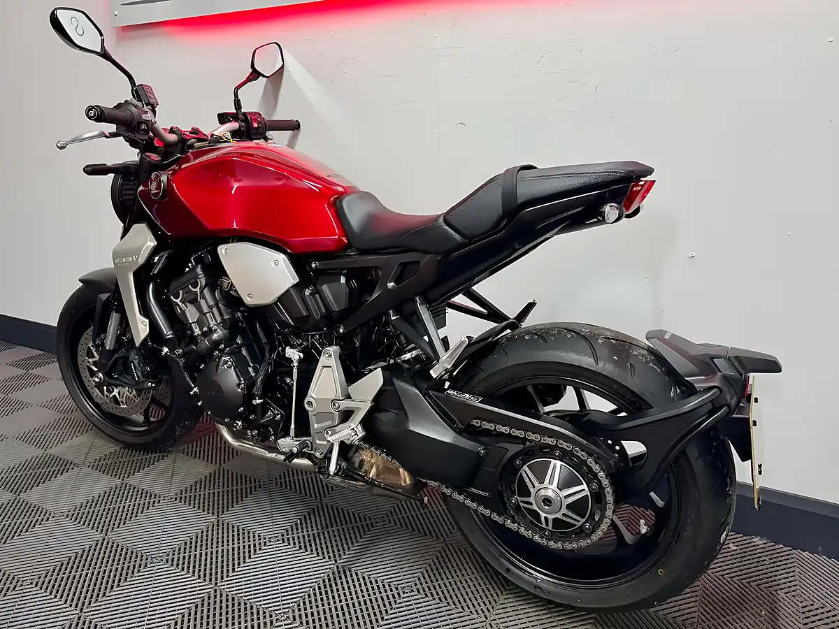 Used 2021 Honda CB1000R Naked Red - Interior and Exterior details 8