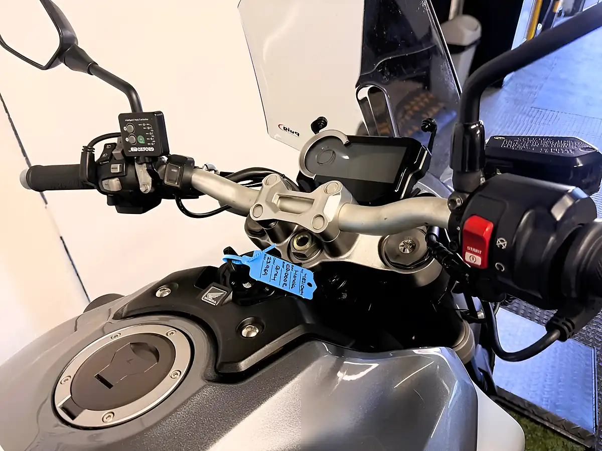 Used 2021 Honda CB1000R Neo Sport Silver - Interior and Exterior details 10