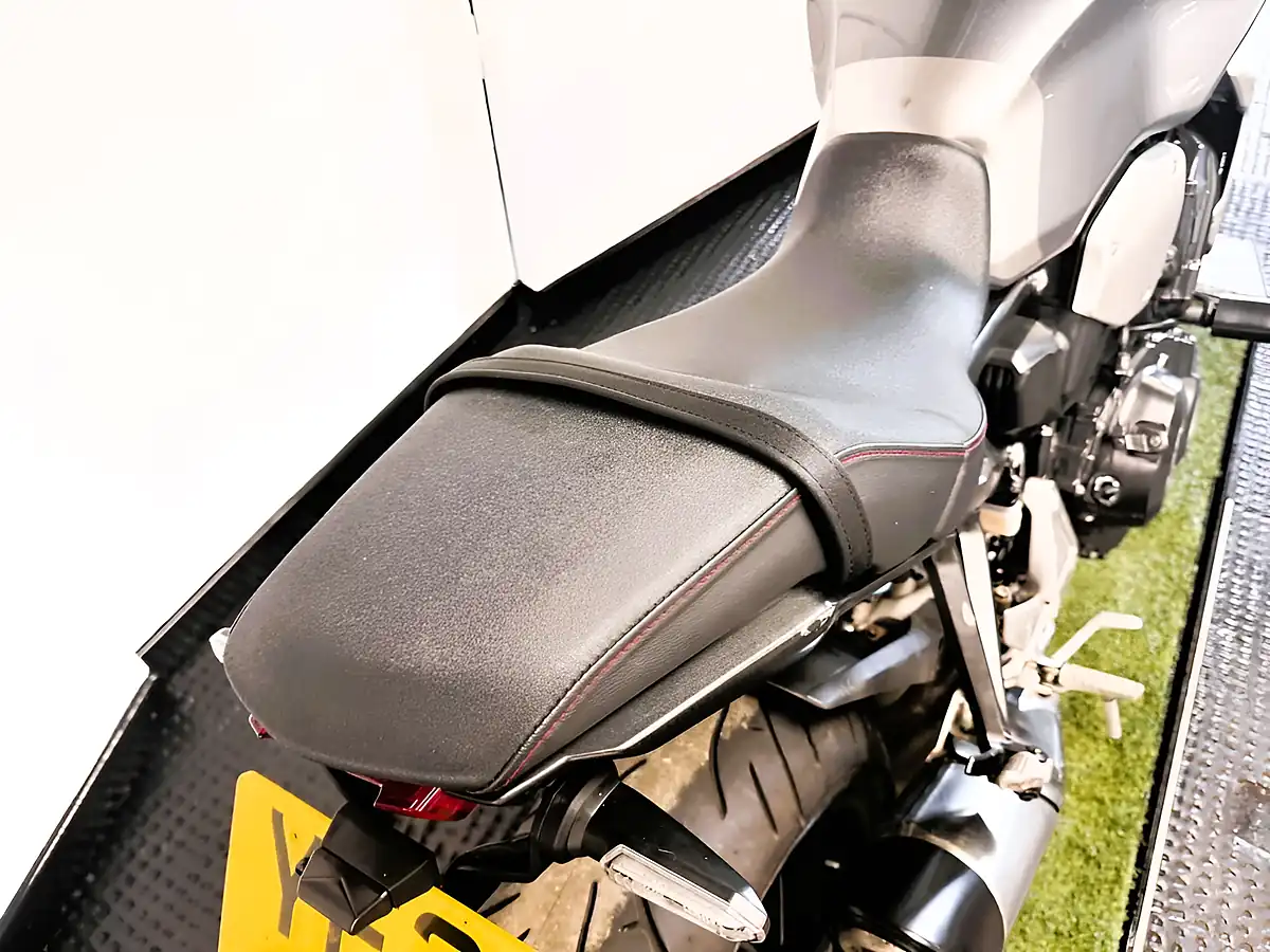 Used 2021 Honda CB1000R Neo Sport Silver - Interior and Exterior details 2