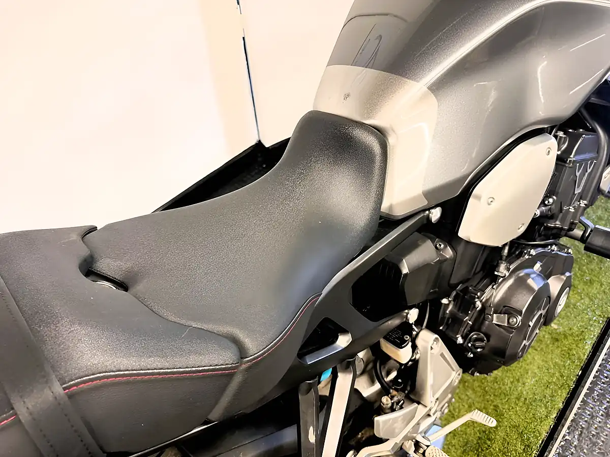 Used 2021 Honda CB1000R Neo Sport Silver - Interior and Exterior details 7