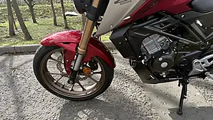 Used 2021 Honda CB125R Red - Interior and Exterior details 10