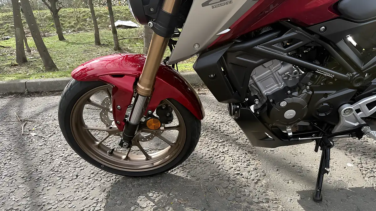 Used 2021 Honda CB125R Red - Interior and Exterior details 10