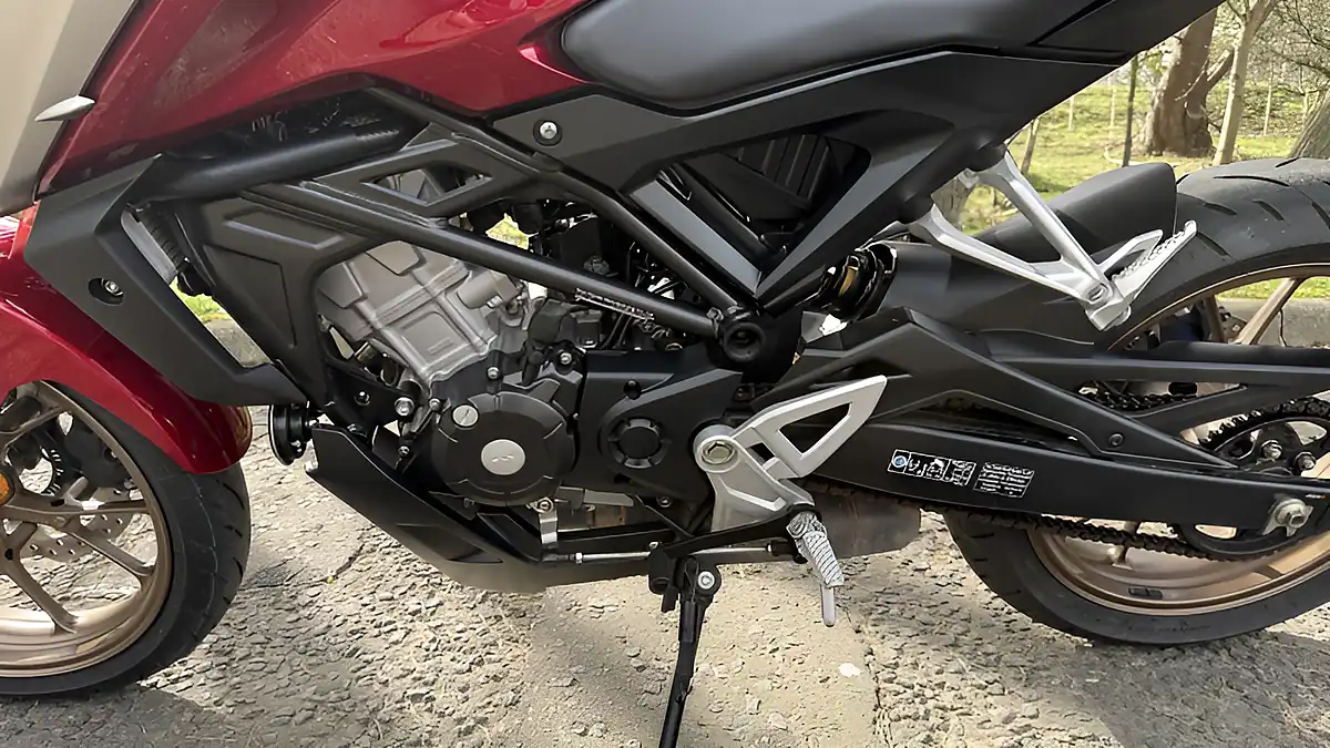 Used 2021 Honda CB125R Red - Interior and Exterior details 11
