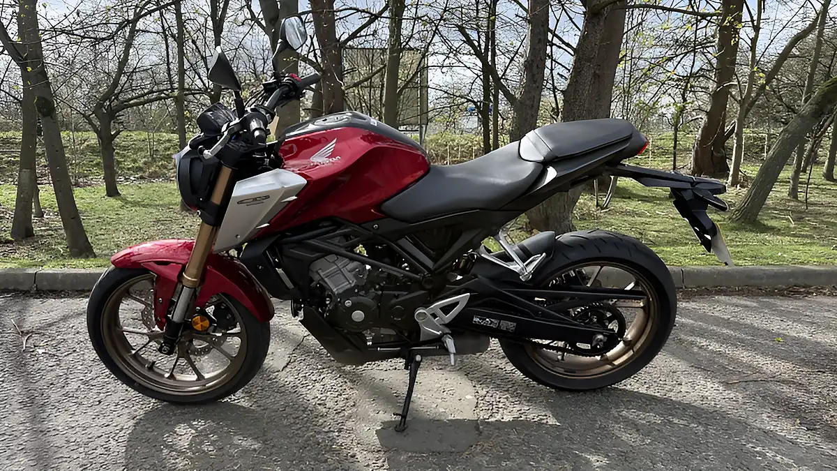Used 2021 Honda CB125R Red - Interior and Exterior details 2