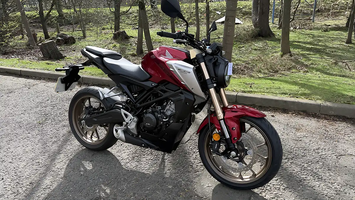 Used 2021 Honda CB125R Red - Interior and Exterior details 3