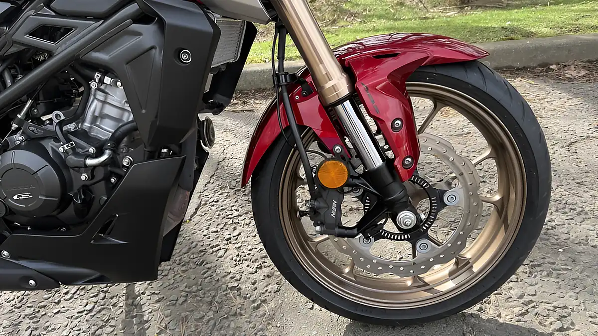 Used 2021 Honda CB125R Red - Interior and Exterior details 5