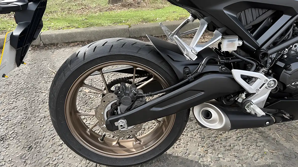 Used 2021 Honda CB125R Red - Interior and Exterior details 6