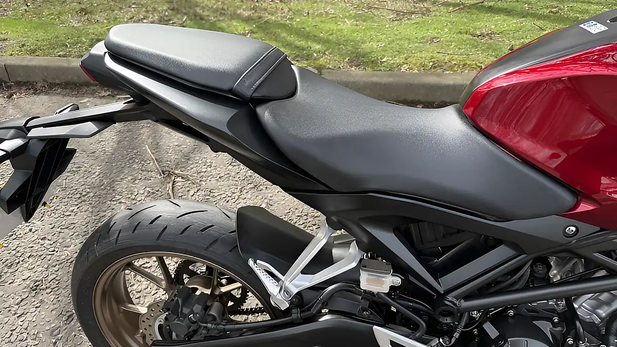 Used 2021 Honda CB125R Red - Interior and Exterior details 8