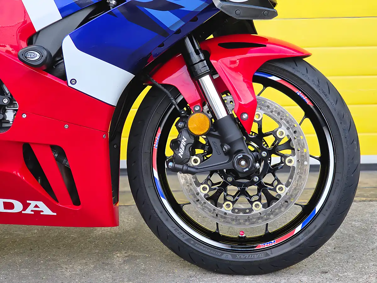 Used 2021 Honda CBR1000RR-R Fireblade Red - Interior and Exterior details 10