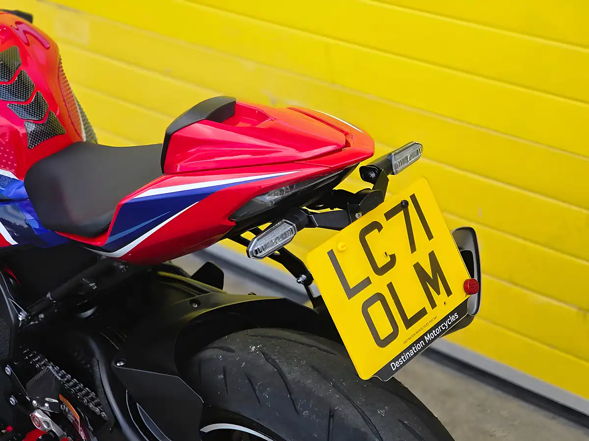 Used 2021 Honda CBR1000RR-R Fireblade Red - Interior and Exterior details 16