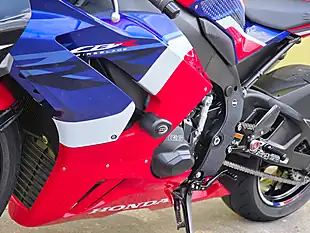 Used 2021 Honda CBR1000RR-R Fireblade Red - Interior and Exterior details 19