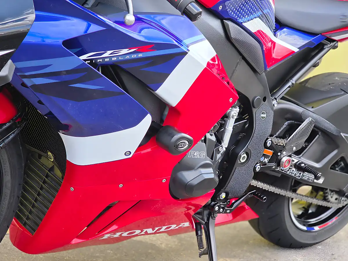 Used 2021 Honda CBR1000RR-R Fireblade Red - Interior and Exterior details 19