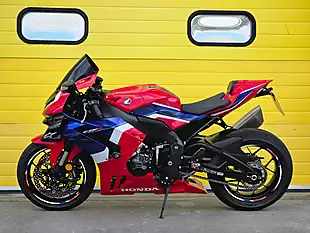 Used 2021 Honda CBR1000RR-R Fireblade Red - Interior and Exterior details 5